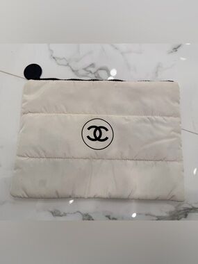 CHANEL Beaute Puffy Cloud Pouch Clutch / Beach Bag / Makeup Bag
